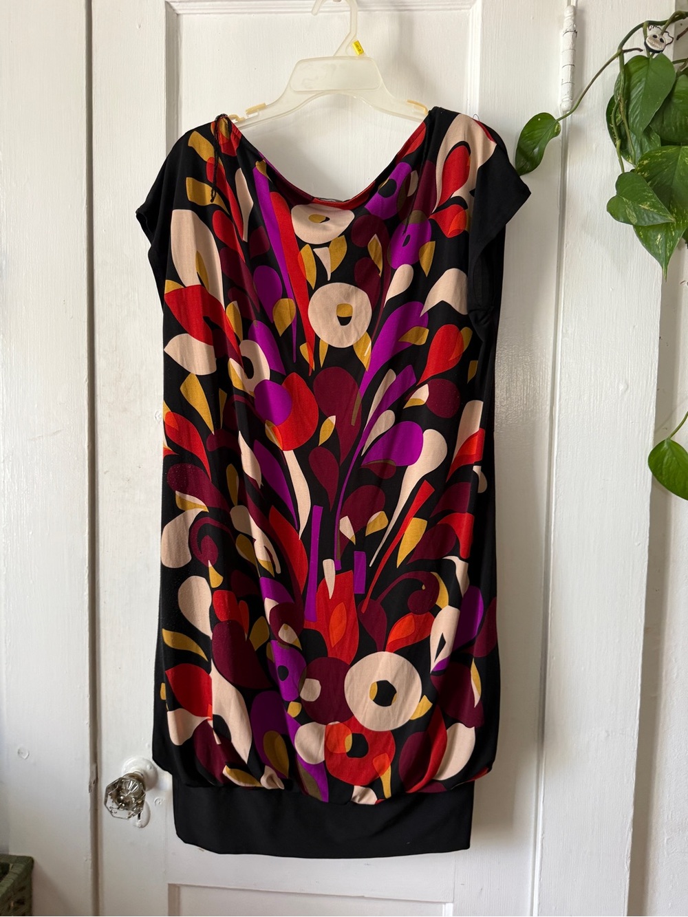 Maggy London Black Mini Dress with Red, Purple and Cream Floral Print size 8 - Picture 6 of 8